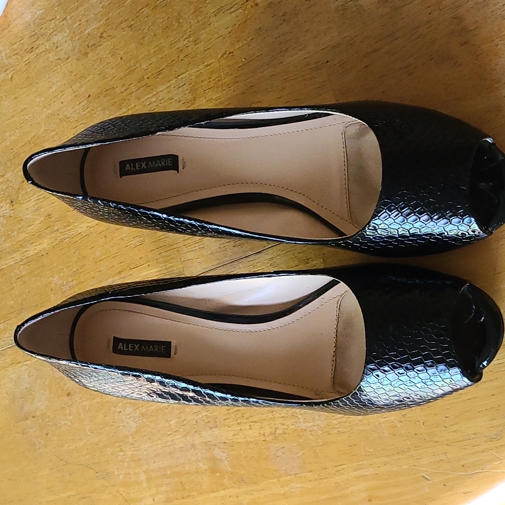 Peep toe Black Patent heels